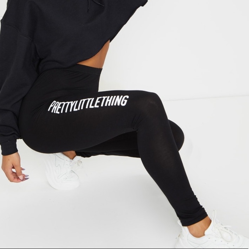 PrettyLittleThing sweats with logo on the side